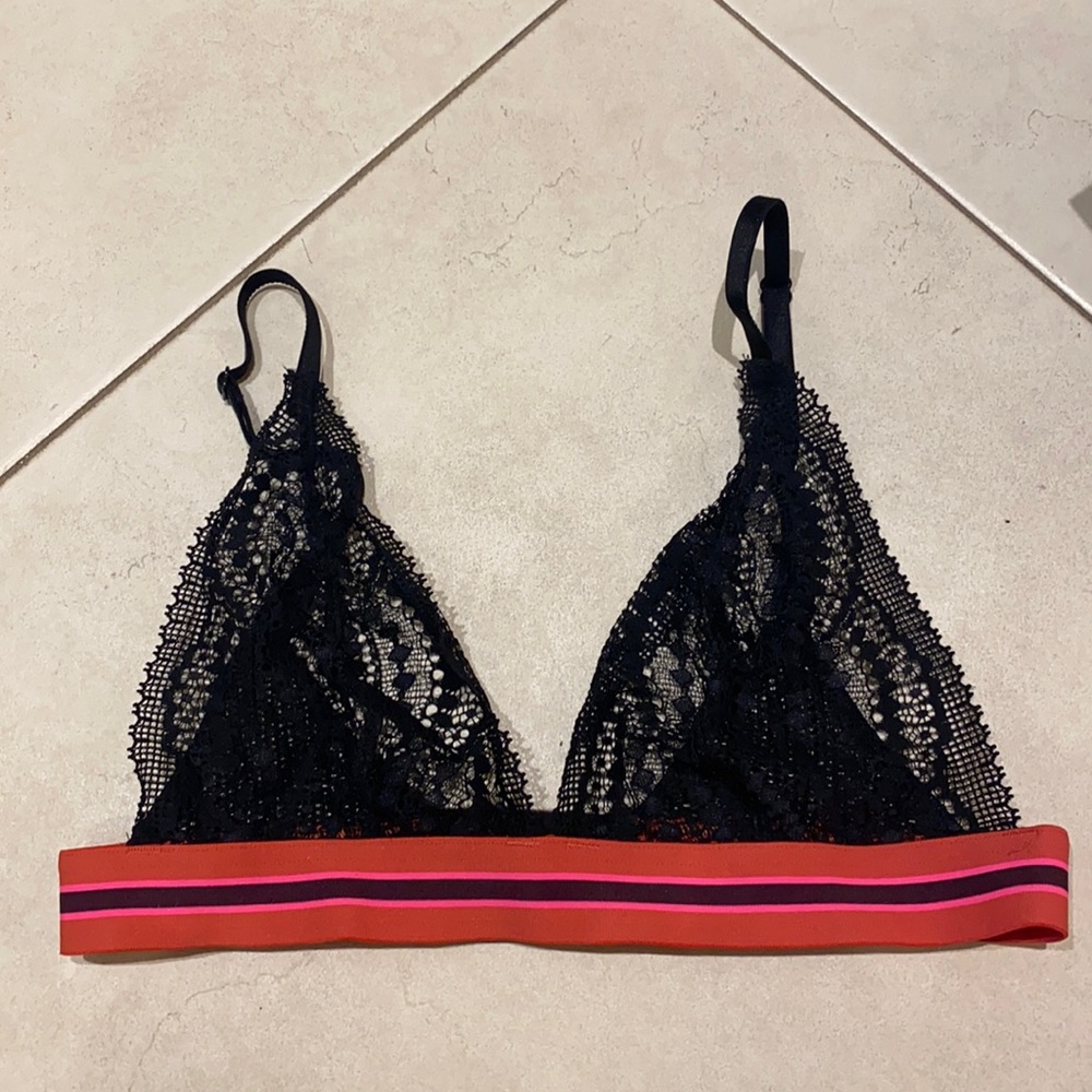 Victoria’s Secret Sporty Black Bralette